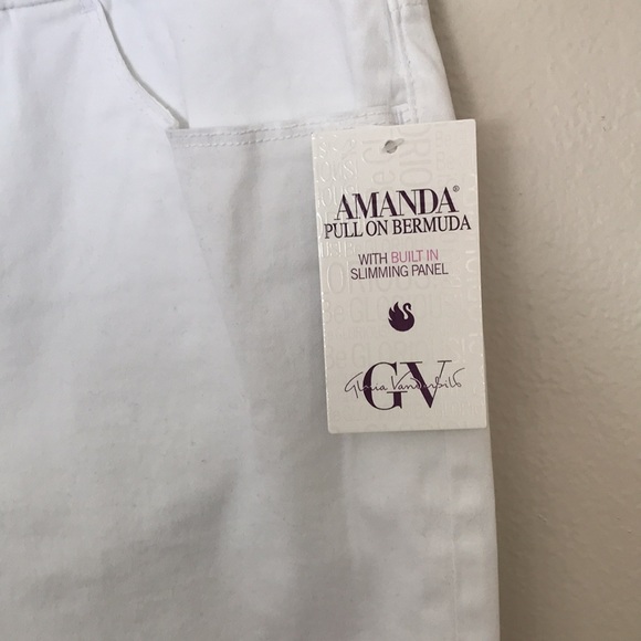 NEW Gloria Vanderbilt Pull On Bermuda Short. 16P - Picture 2 of 5